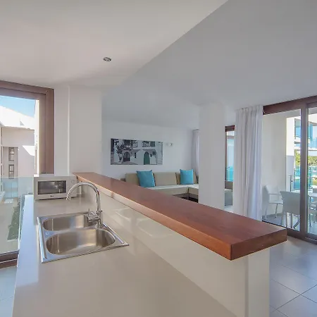 Caprice Skyline شقة فندقية 4*