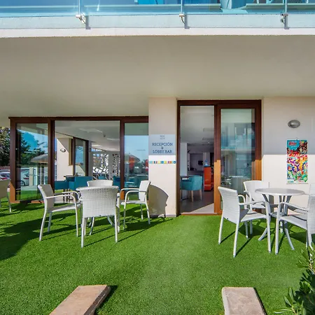 Caprice Skyline מלון דירות סיוטאדלה